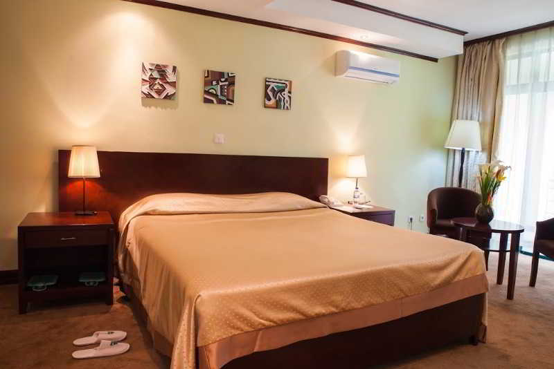 Gorillas Volcanoes Hotel Рухенгери Экстерьер фото