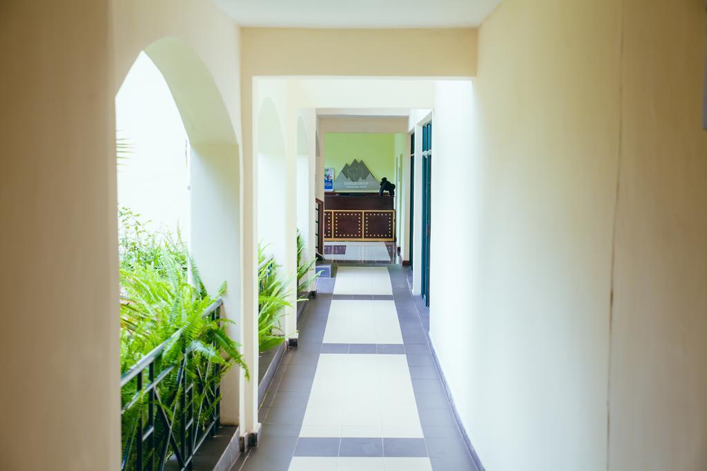 Gorillas Volcanoes Hotel Рухенгери Экстерьер фото