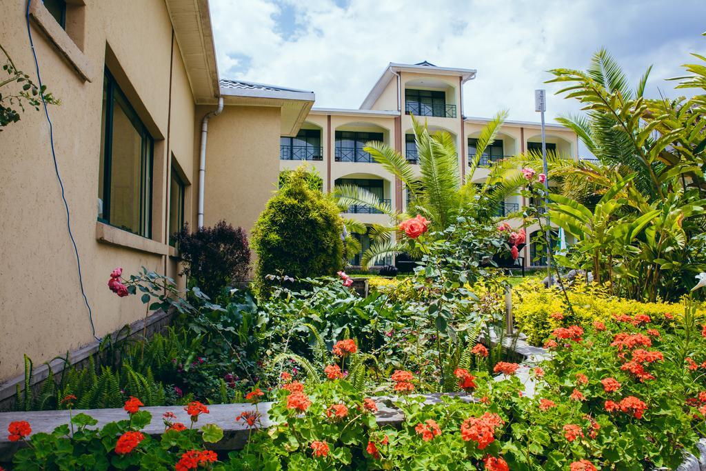 Gorillas Volcanoes Hotel Рухенгери Экстерьер фото