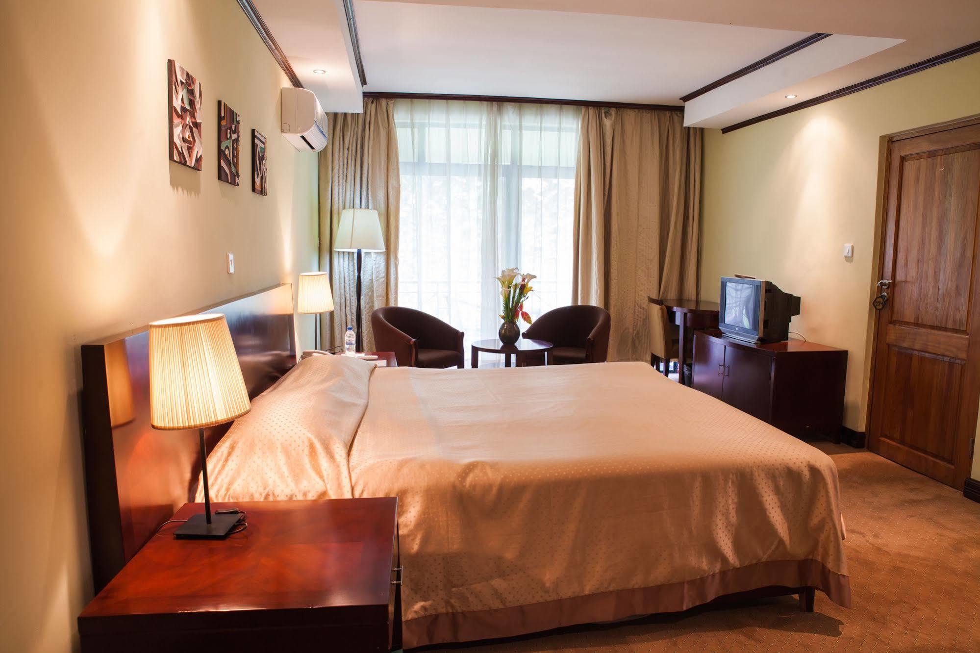 Gorillas Volcanoes Hotel Рухенгери Экстерьер фото