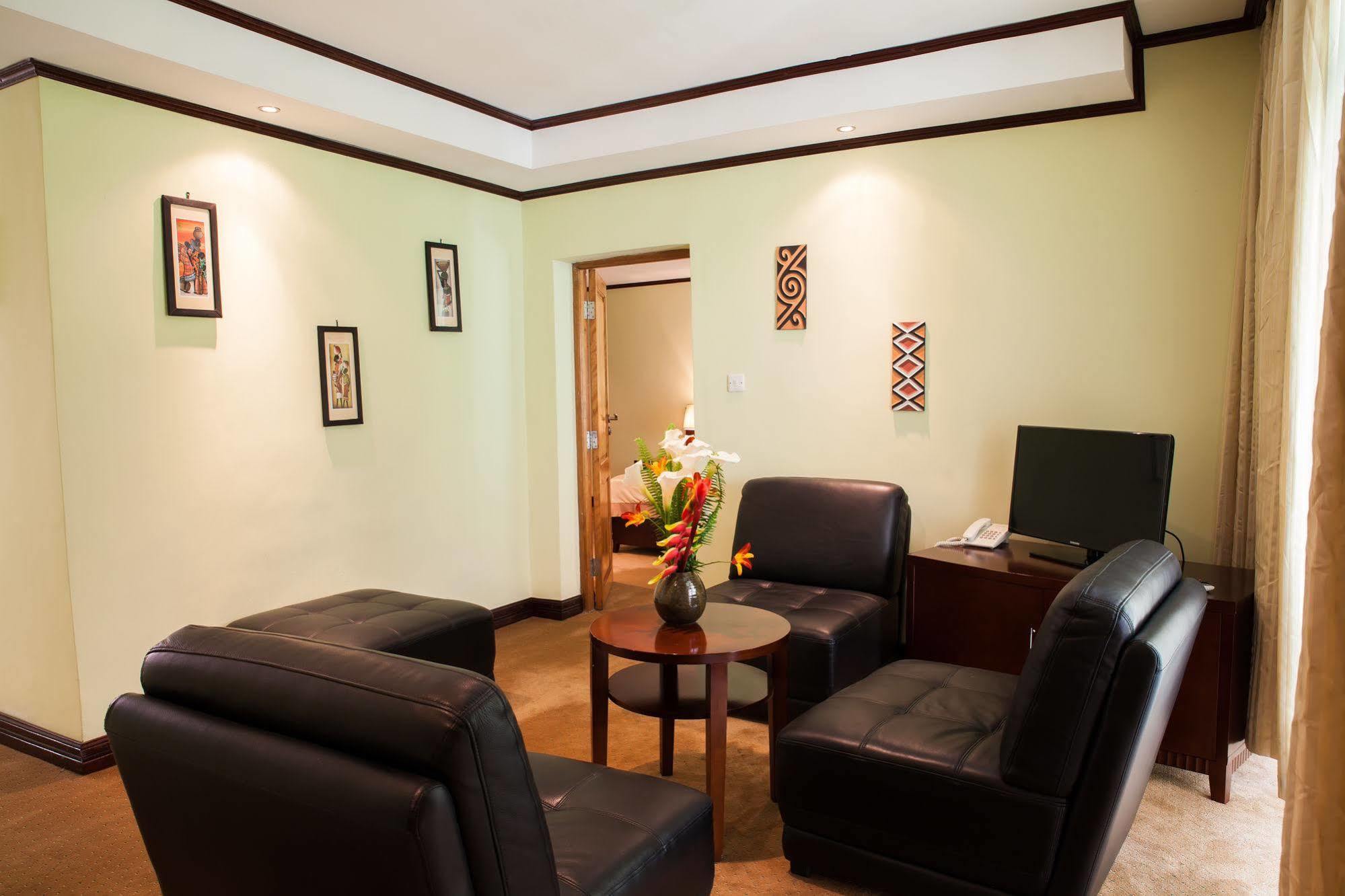 Gorillas Volcanoes Hotel Рухенгери Экстерьер фото