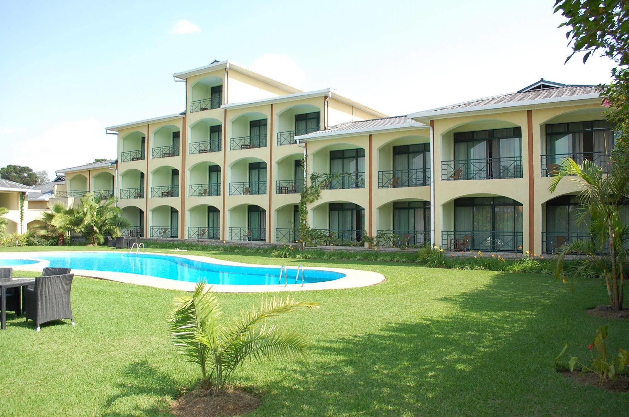 Gorillas Volcanoes Hotel Рухенгери Экстерьер фото